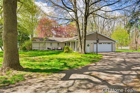 4090 Baywood, Grand Rapids, MI 49546