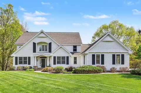 1670 Flowers Xing, Grand Rapids, MI 49525