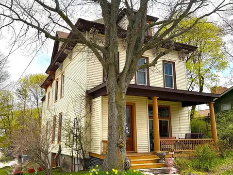 Exterior - 211 Maple, Manistee, MI 49660 photo 5 of 7