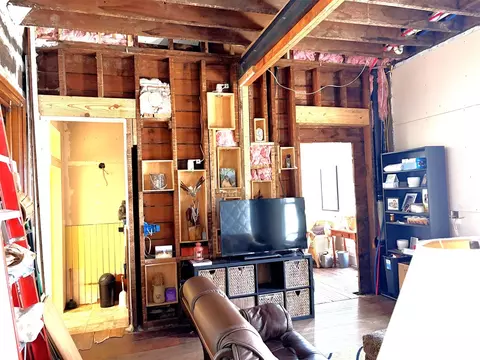 Living - 211 Maple, Manistee, MI 49660 photo 1 of 1