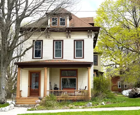 211 Maple, Manistee, MI 49660