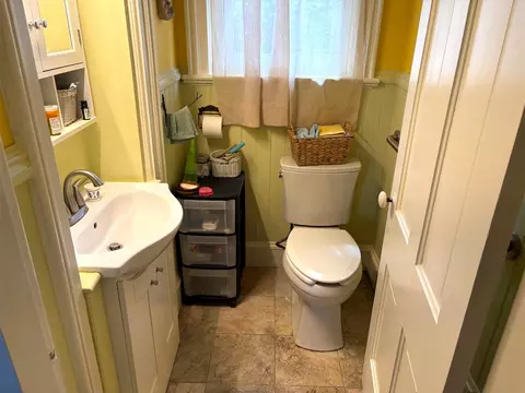 Bath - 211 Maple, Manistee, MI 49660 photo 2 of 4