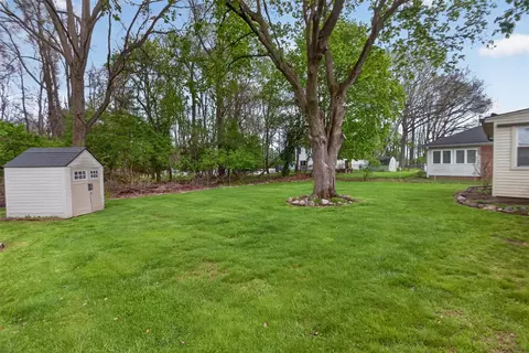 Exterior - 1249 Levant, Jackson, MI 49203 photo 6 of 12