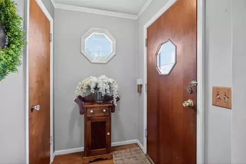 Entry Way - 1249 Levant, Jackson, MI 49203 photo 1 of 6