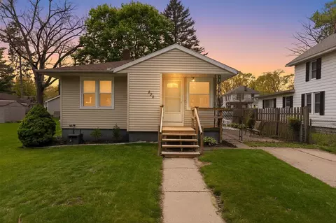 828 Fleming, Jackson, MI 49202