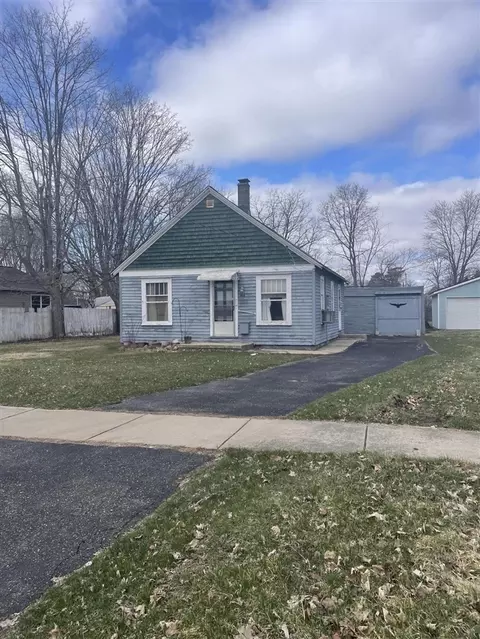 166 S Pleasant, Lowell, MI 49331