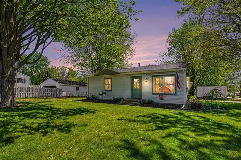 1691 Stratford, Dorr, MI 49323