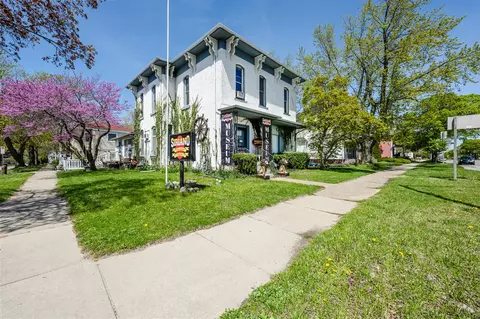 922 Main, Saint Joseph, MI 49085