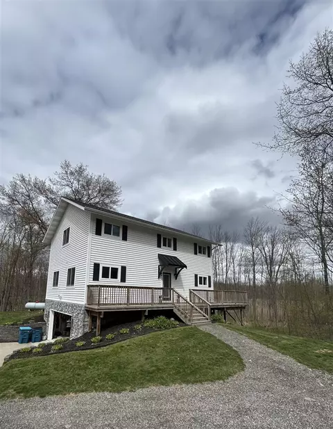 3776 N Sturgeon, Midland, MI 48642