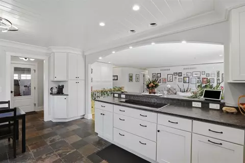 Kitchen - 3111 Smugglers, Commerce Twp, MI 48390 photo 3 of 6