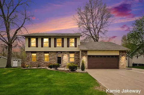 10858 Wildwood, Greenville, MI 48838
