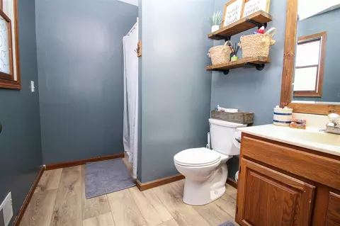 Bath - 17064 Hawk, Three Rivers, MI 49093 photo 1 of 2