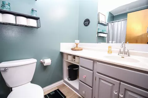 Bath - 17064 Hawk, Three Rivers, MI 49093 photo 2 of 2