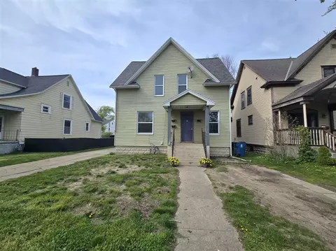 943 Washington, Grand Haven, MI 49417