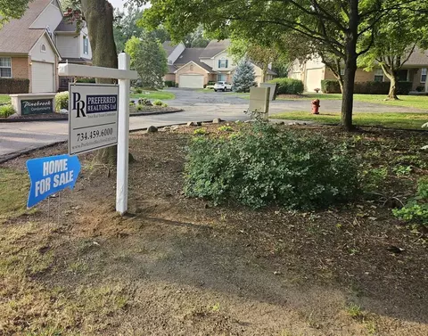 33377 Norfolk #3, Livonia, MI 48152