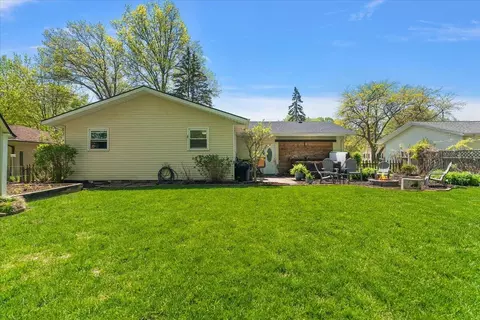 Exterior - 2139 Brown School, Saint Joseph, MI 49085 photo 8 of 8