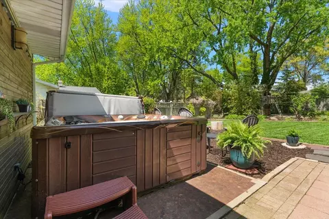 Exterior - 2139 Brown School, Saint Joseph, MI 49085 photo 6 of 8