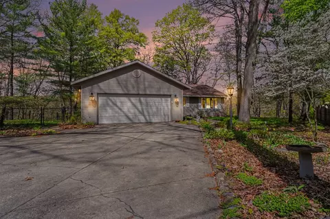 1890 Dillingham, Allegan, MI 49010