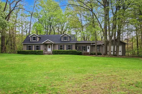 921 Black Riv, Bangor, MI 49013