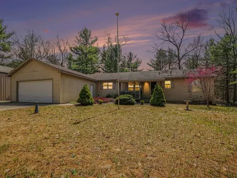 4905 N Wayne, Pentwater, MI 49449