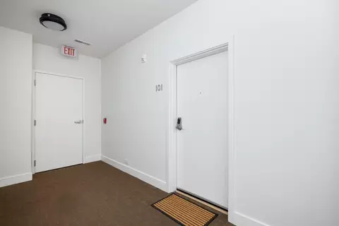 Entry Way - 325 E Smt #101, Ann Arbor, MI 48104 photo 5 of 7