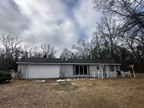 955 E 11 Mile, Irons, MI 49644
