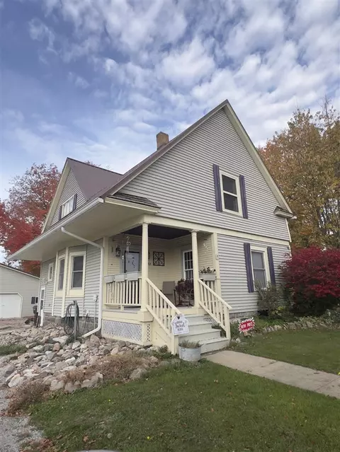 1033 Washington, Lake Odessa, MI 48849