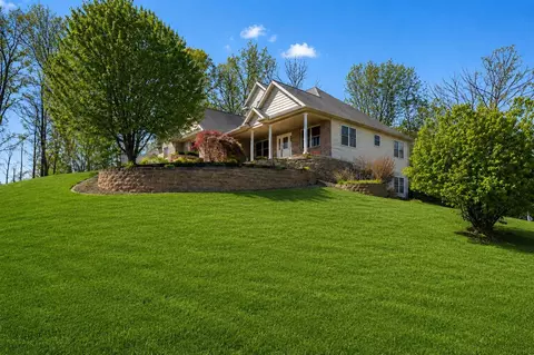 2112 Scenic Hls, Jackson, MI 49201