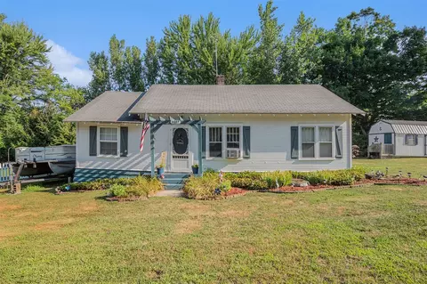 8663 Little Paw Paw, Watervliet, MI 49098