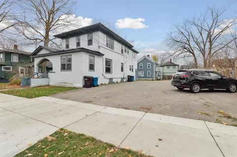 809-807 W Cedar, Kalamazoo, MI 49007