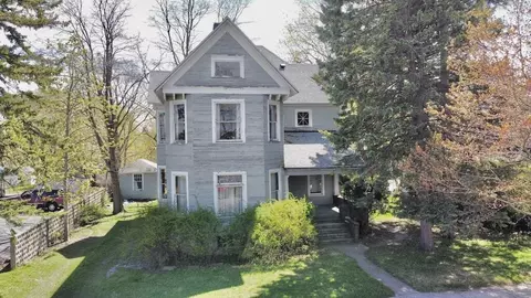 339 2nd, Manistee, MI 49660