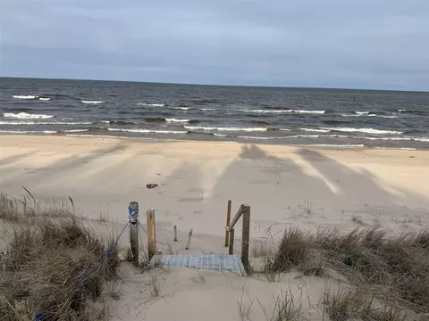 Vl N Montgomery, Pentwater, MI 49449