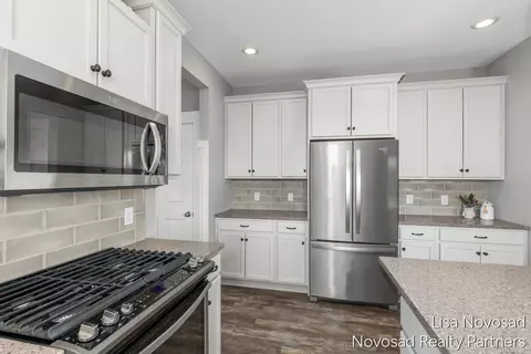 Kitchen - 10867 Marsh, Allendale, MI 49401 photo 4 of 6