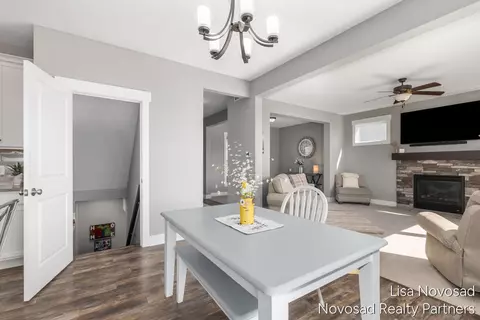 Dining - 10867 Marsh, Allendale, MI 49401 photo 1 of 2