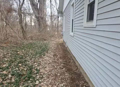 1031 Betterly, Springfield, MI 49037 photo 4