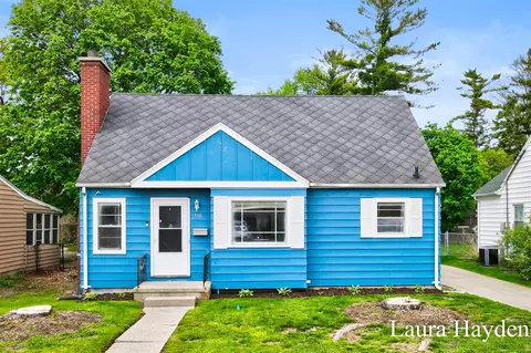 1910 Gordon, Lansing, MI 48910