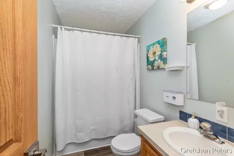 Bath - 3136 140th, Dorr, MI 49323 photo 2 of 3