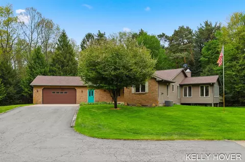 374 137th, Wayland, MI 49348