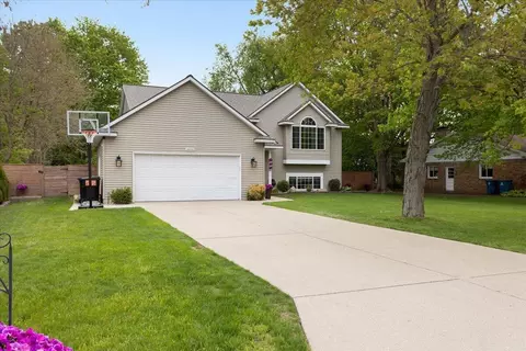 1802 Cedar Tree, Jenison, MI 49428