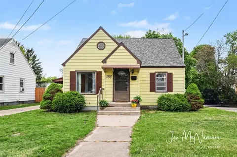 2821 Highgate, Wyoming, MI 49509