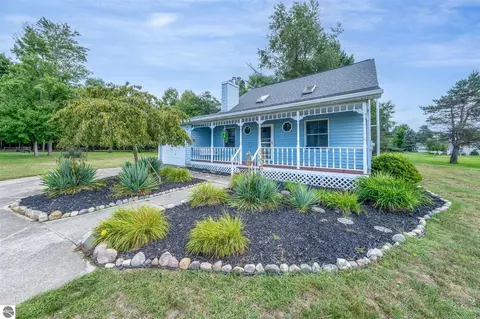 10197 E Royal, Stanwood, MI 49346