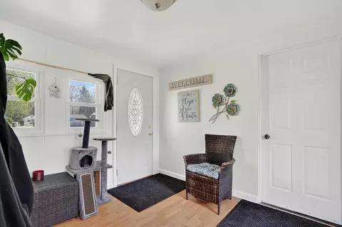 Entry Way - 2750 Hamstead, Jackson, MI 49201 photo 7 of 7