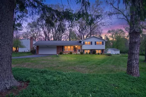 Exterior - 4721 Pin Oak, Jackson, MI 49201 photo 2 of 16