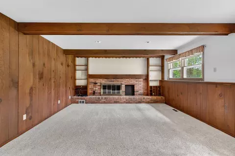 Living - 4721 Pin Oak, Jackson, MI 49201 photo 6 of 8