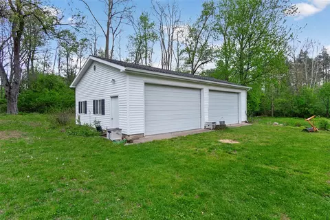 Exterior - 4721 Pin Oak, Jackson, MI 49201 photo 15 of 16