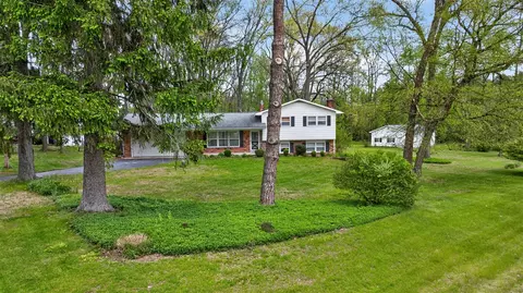 Exterior - 4721 Pin Oak, Jackson, MI 49201 photo 6 of 16