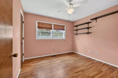 Bedroom - 4721 Pin Oak, Jackson, MI 49201 photo 3 of 6