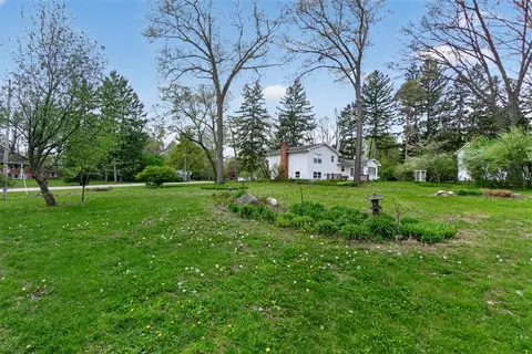 Exterior - 4721 Pin Oak, Jackson, MI 49201 photo 13 of 16