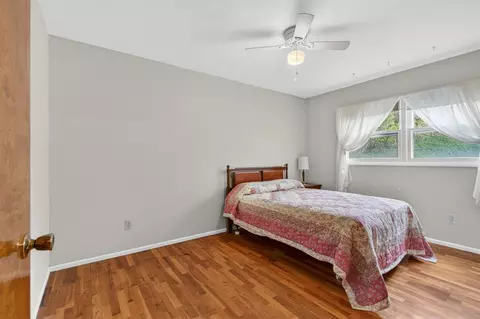 Bedroom - 4721 Pin Oak, Jackson, MI 49201 photo 5 of 6