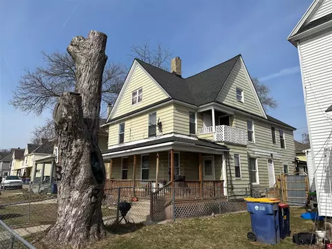 23 Burton, Grand Rapids, MI 49507